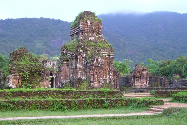 Saigon to Hoi An Cycling Tour: The Ultimate 10-Day Coastal & Highland Adventure